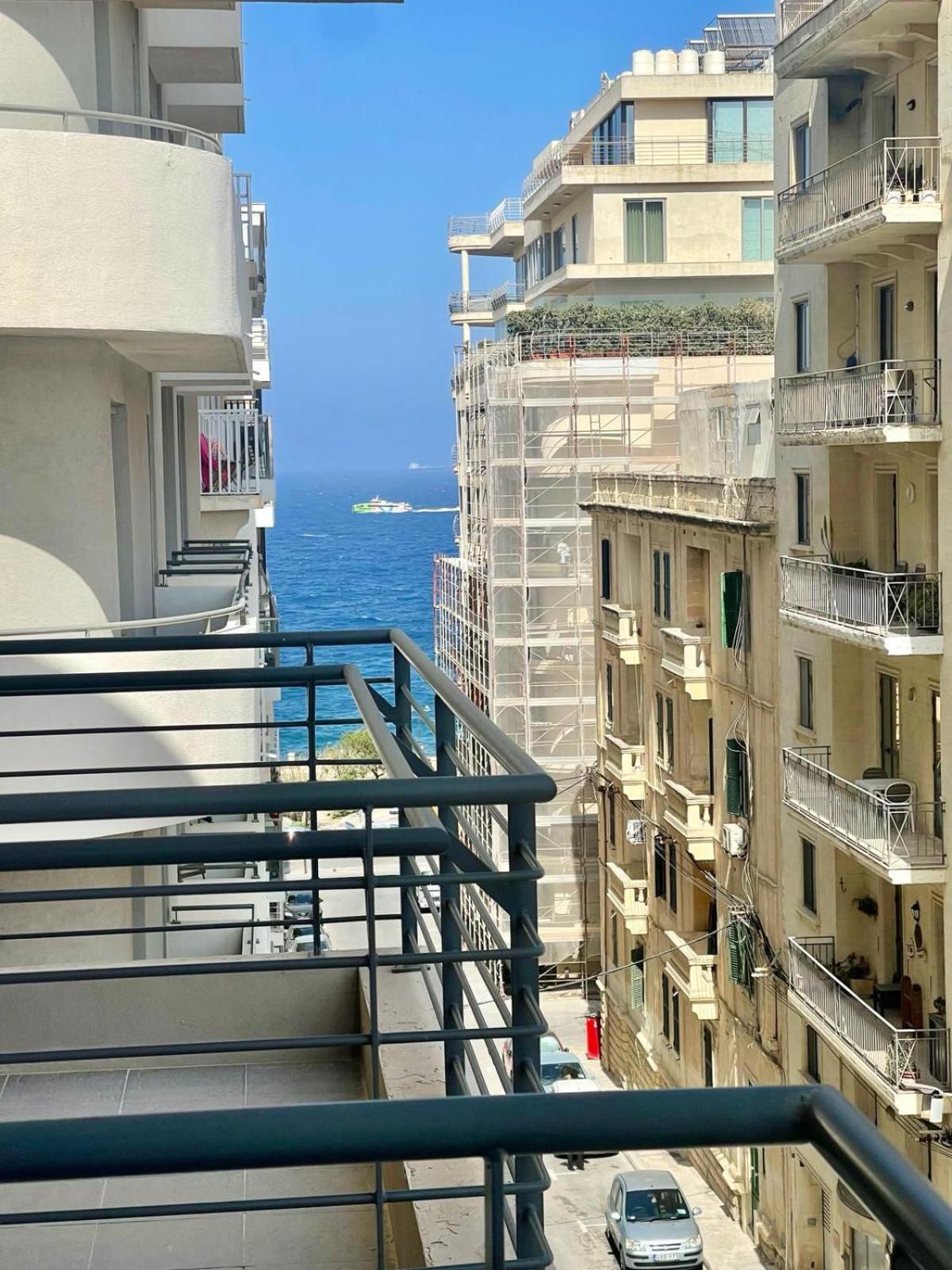Aron Seaviews Apartment Sliema Exterior photo